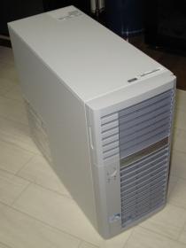 Express5800/GT110b 前面
